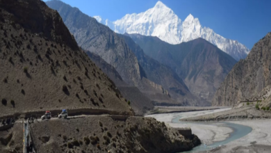 Nepal’s Brilliant Triangle: Muktinath, Chitwan & Everest: