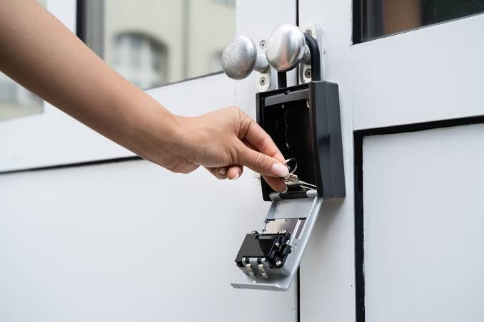 How a Mobile Locksmith in Grand Junction Can Help When You’re Locked Out